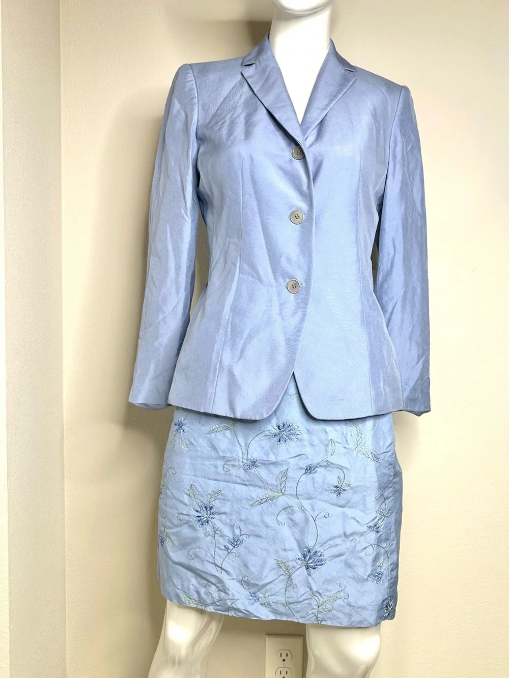 Women’s Silk 2 Piece Skirt Suit Blue Embroidered Blazer Petite 2 / XS - Picture 2 of 10